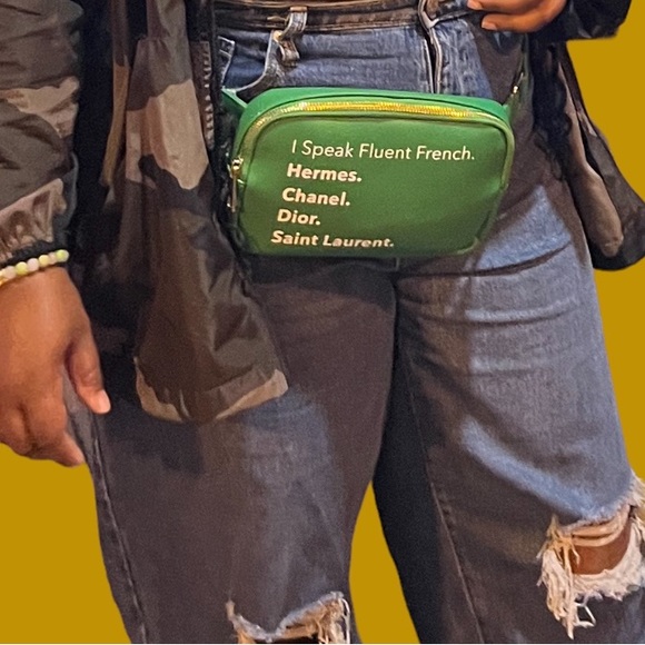 Fashion Vegan Fanny Pack - Picture 3 of 3
